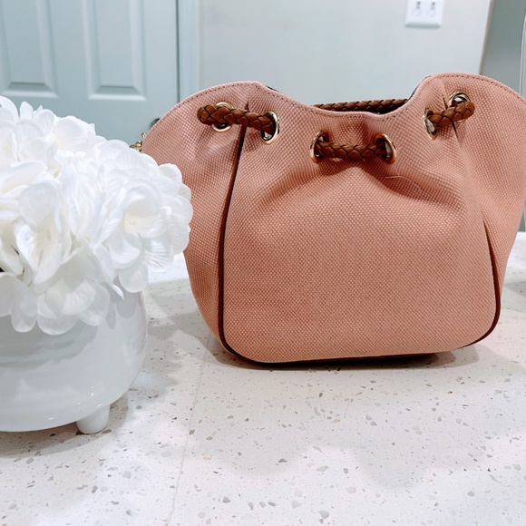 Like New Michael Kors Light Peachy Peachy - Picture 4 of 7